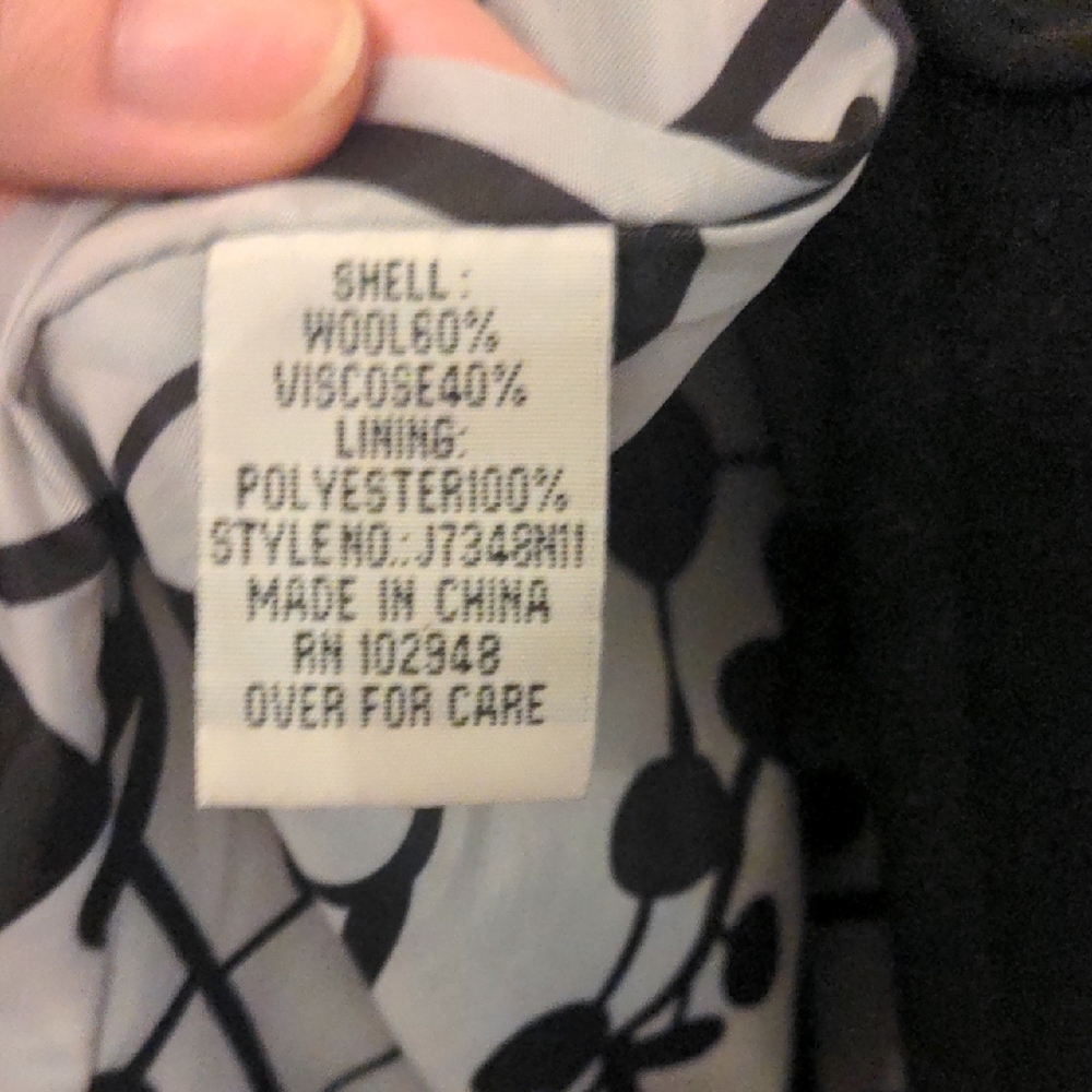 Elegant Black Women's Coat - Picture 7 of 8